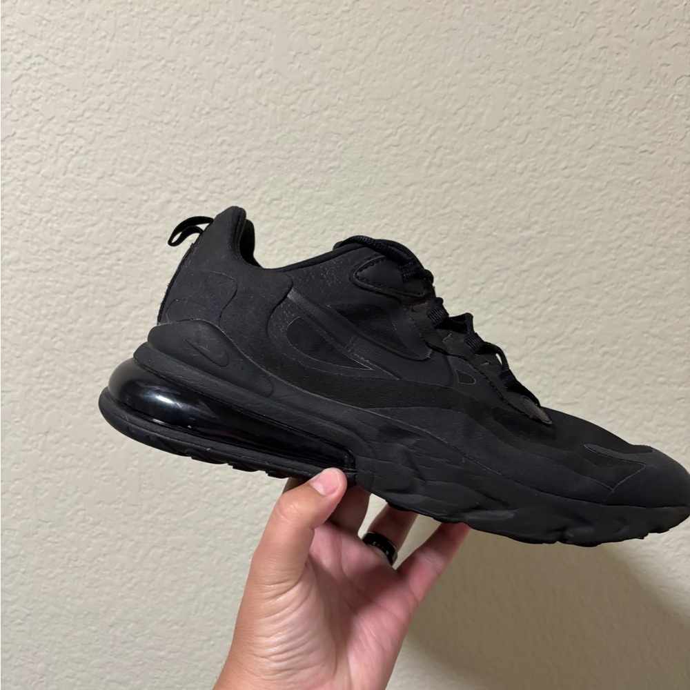 Nike black Airmax react 270